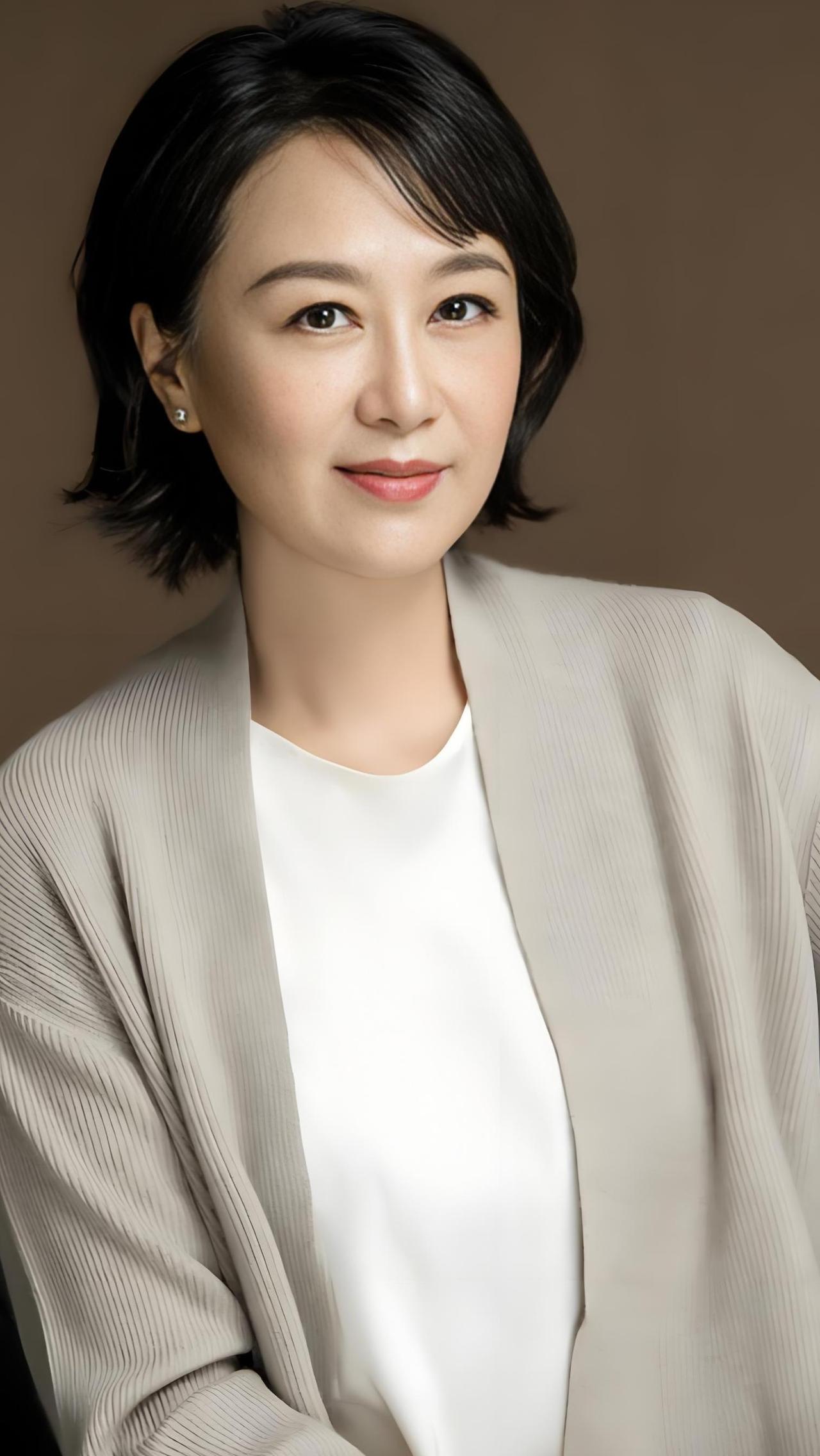吴玉芳，1963年生于上海，内地女演员，毕业于北京电影学院 。早年任职上海儿童艺
