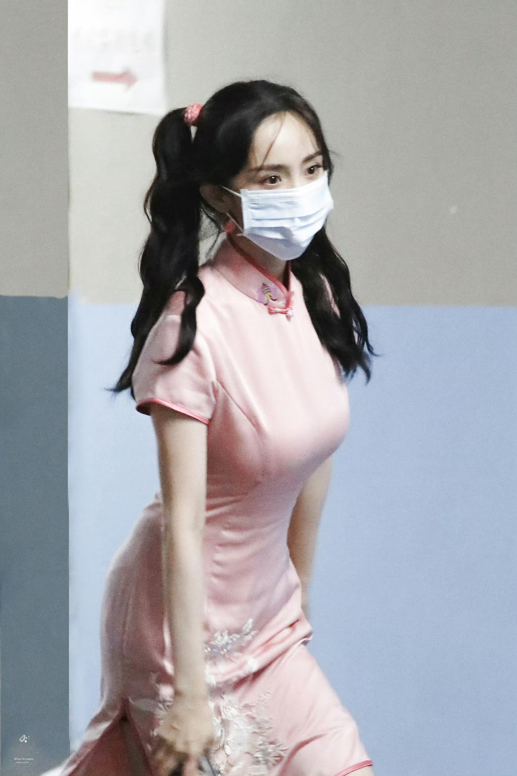 杨幂双马尾女高这么好看的宝宝谁不爱呢[好喜欢][好喜欢]​​​