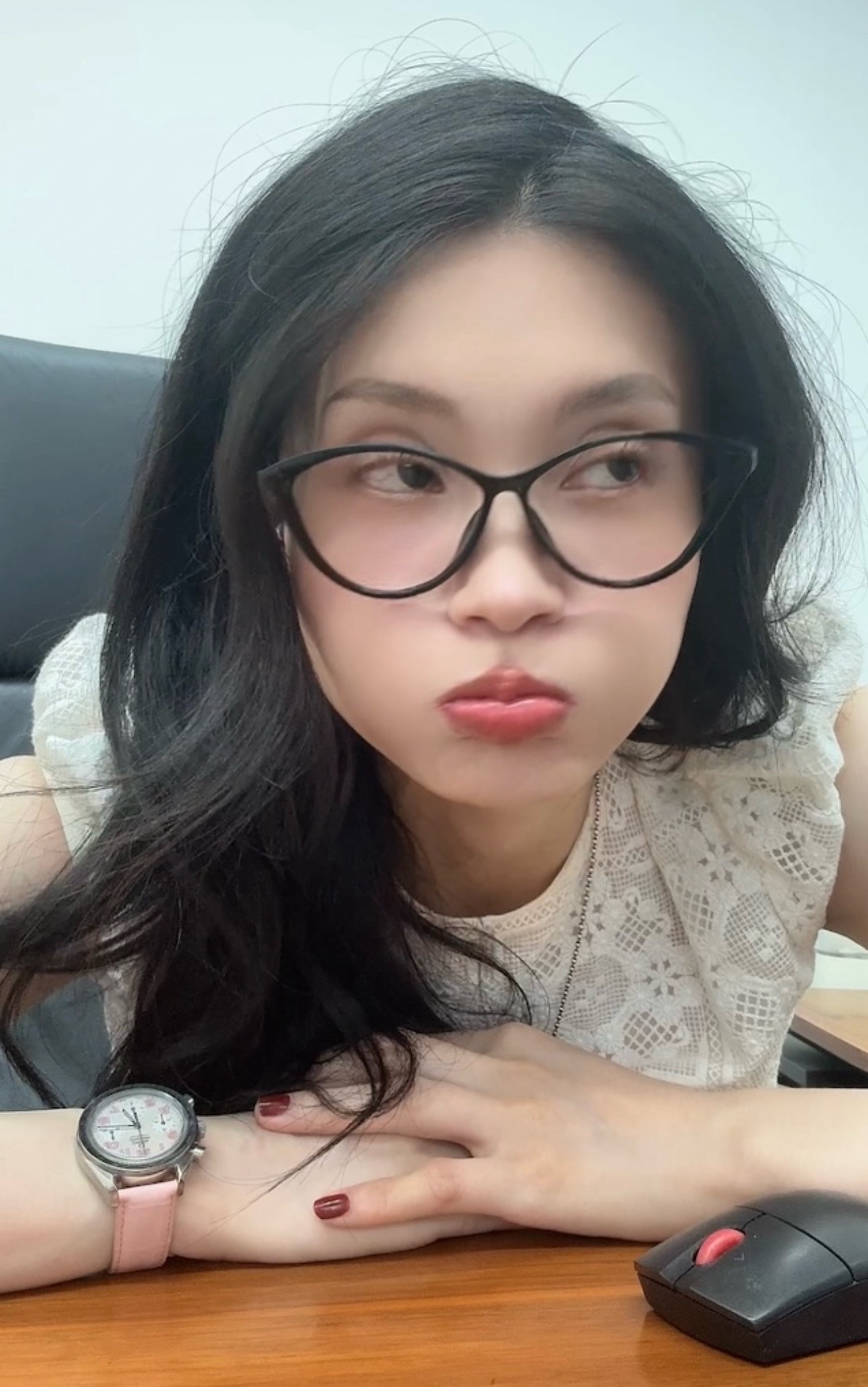 刚看我摇头晃脑了吧，没补仓吧。要冷静，我还在呢