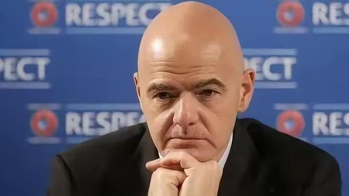 国际足联刚把中文从官网踢除，转头就急疯了！这个5月传来重磅消息，国际足联最高级别