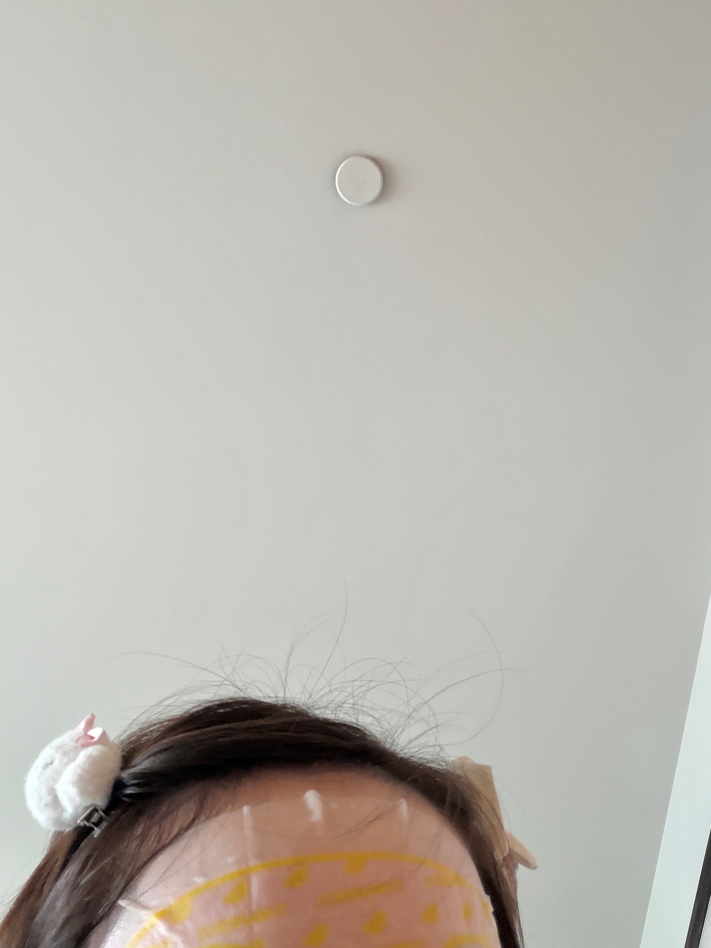睡醒头直接变成方形 好痛苦吧！头发莫名其妙被睡变形了 感觉是酒店洗发水不适合我用