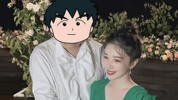 #阚清子与未婚夫结束度假回国#近日，阚清子与未婚夫结束浪漫度假甜蜜回国，只见他们