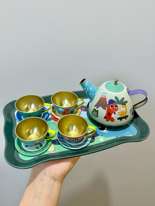 娃爱不释手的一套小茶壶～