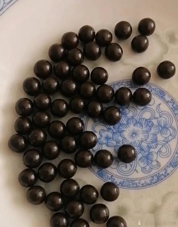 #中医话养生[超话]#这些中成药损害智商现代研究证明，朱砂含有少量游离汞和可溶性