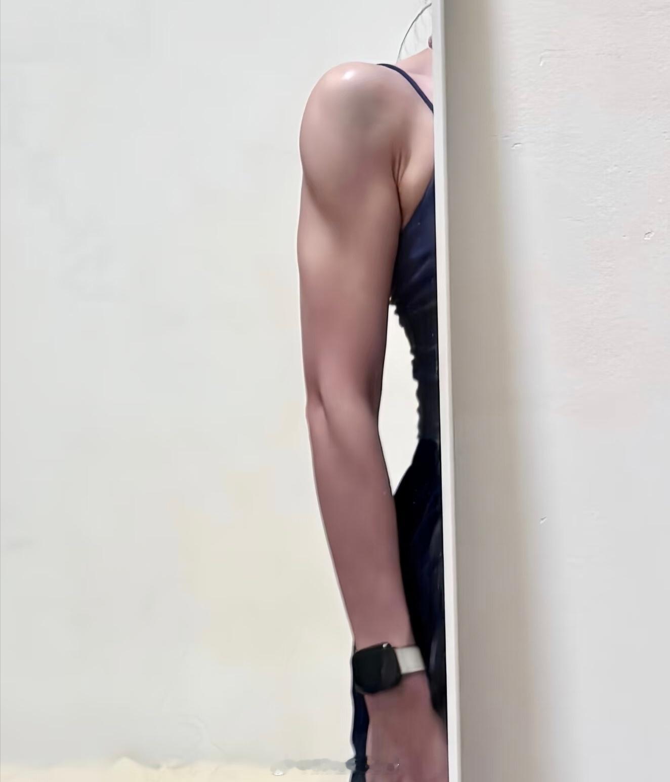 打拳真的是超级练手臂肩膀啊昨天打拳两小时，今天这个手臂随便一练这个线条就出来了，