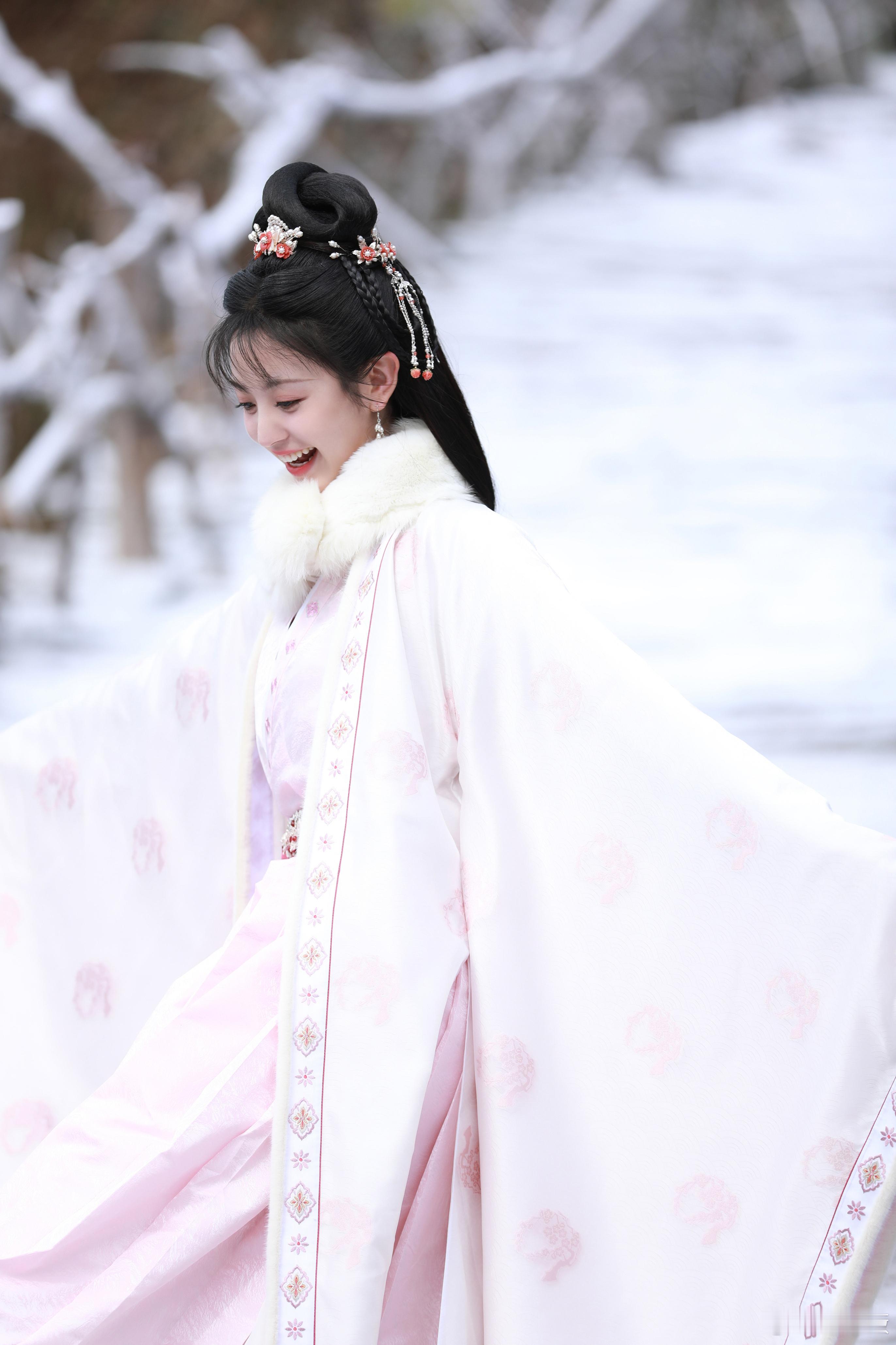 田曦薇闫桉雪中吻戏田曦薇和雪天适配度百分百💯 