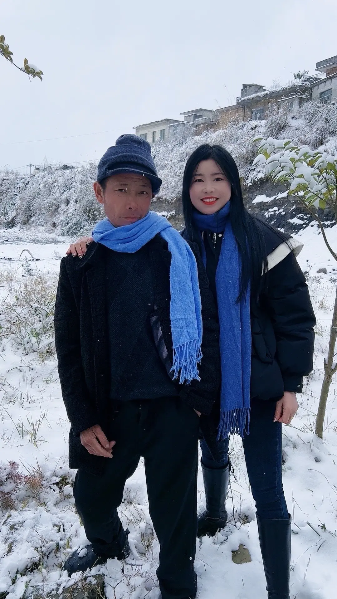 爸爸节日快乐，我想你了。你在家一定要身体好好的。过年我就回来陪你了，提...