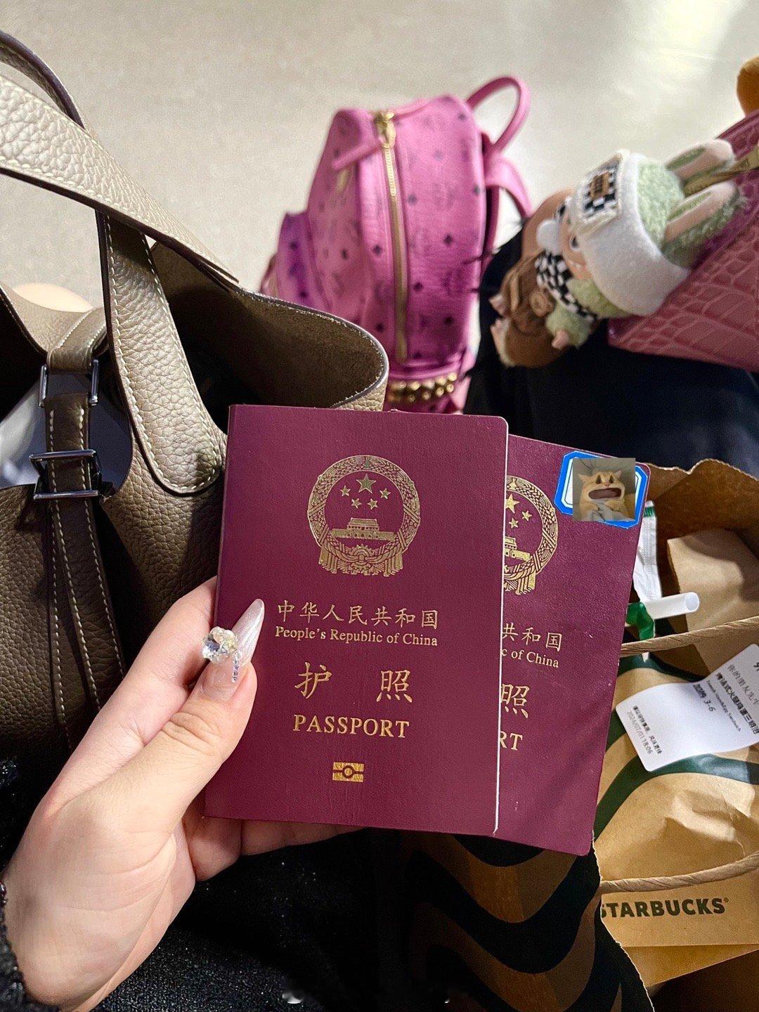 ✈️ （起飞前手机开不开了 换了一个  ​​​