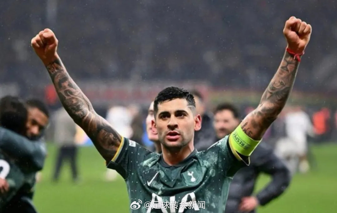 罗梅罗在接受采访时谈到了他今夏转会离队的可能性。热刺队长表示：“我专注于热刺，并