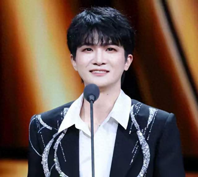 飞天奖 night真相：于适坐前排、周深创纪录，宋佳凭啥改写历史？