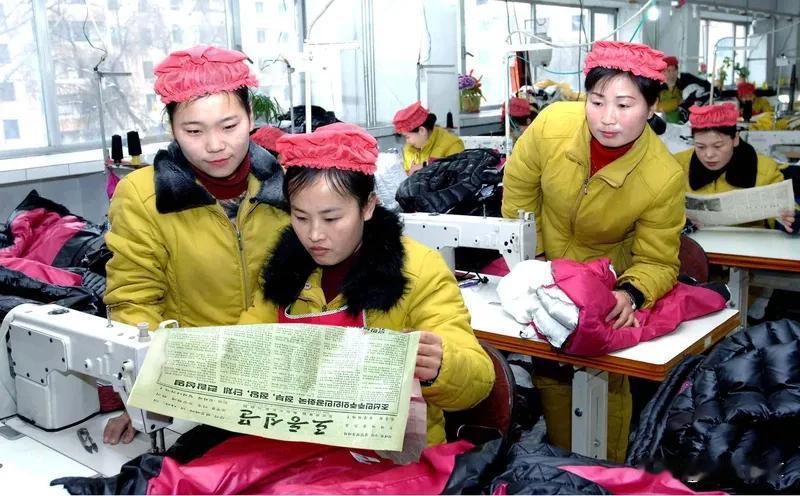 朝鲜女子嫁到中国，丈夫带她去某工厂打工，结果不到几天她就喊着要回家。她说她在朝鲜