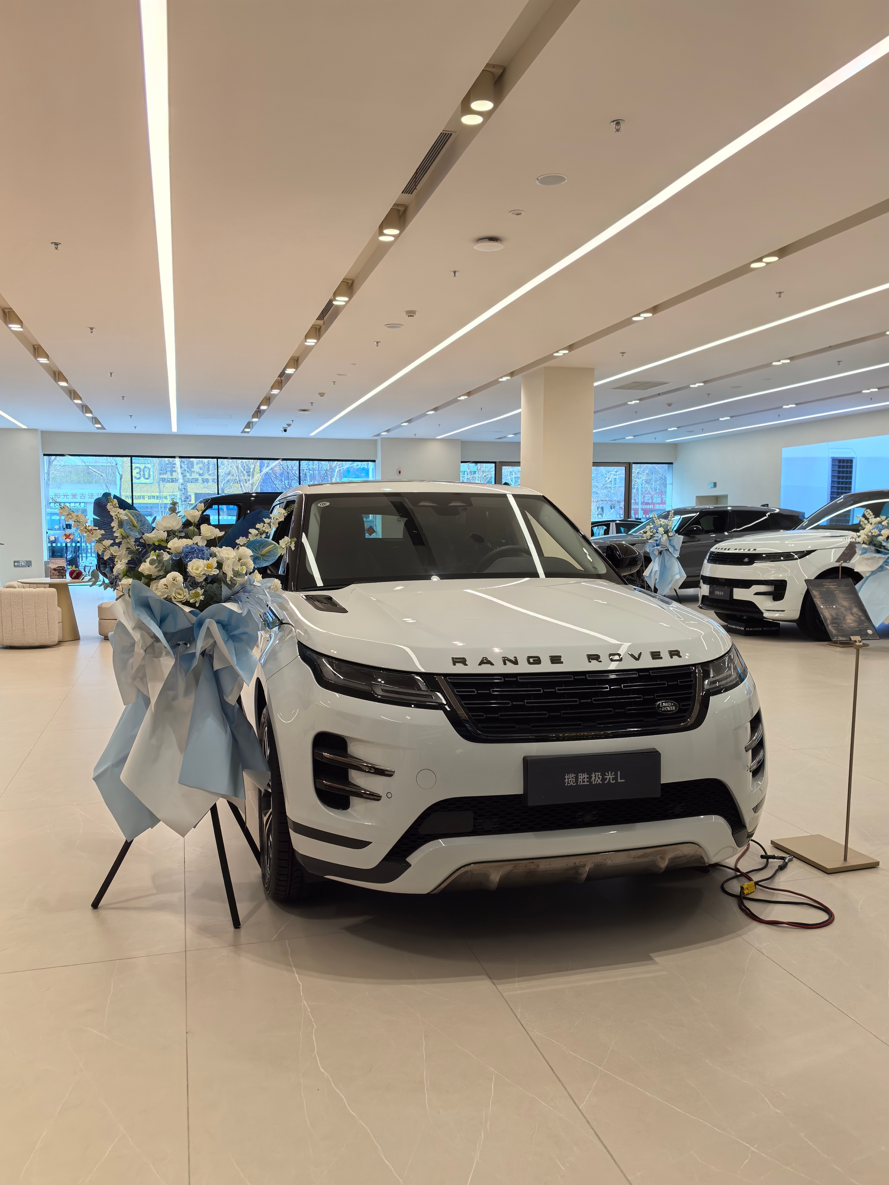 现在20万买揽胜极光是真划算啊！ 