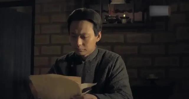 毛主席的爹娘不在后，毛主席成了毛家的管事人。首先，他从地主家里用了三年牛犊和四袋