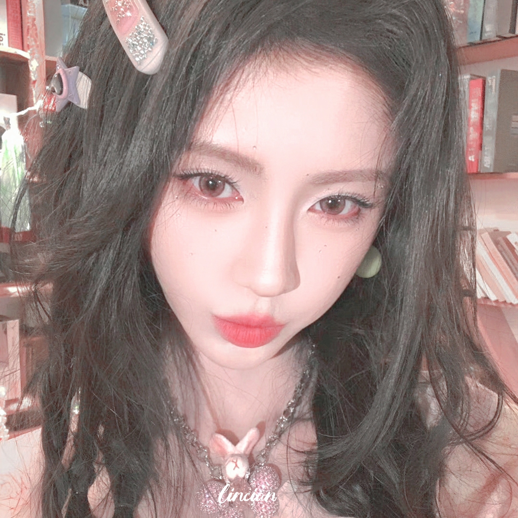 *鞠婧祎女明星粉色头像分享自修拿图点赞即可 