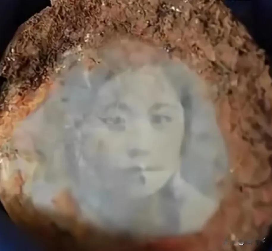被烈士攥在手心里的照片！

#一张照片讲述#
