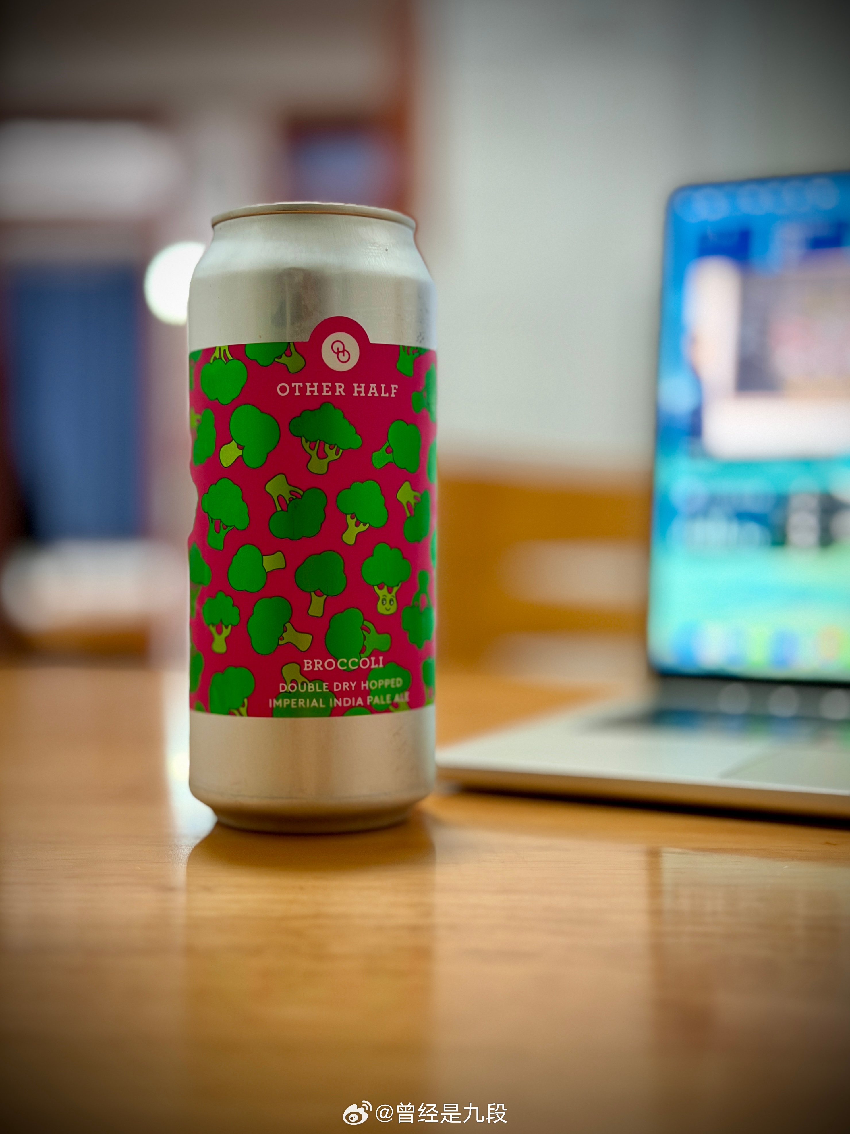 报告各位老烧，今天喝杯西兰花～精酿啤酒