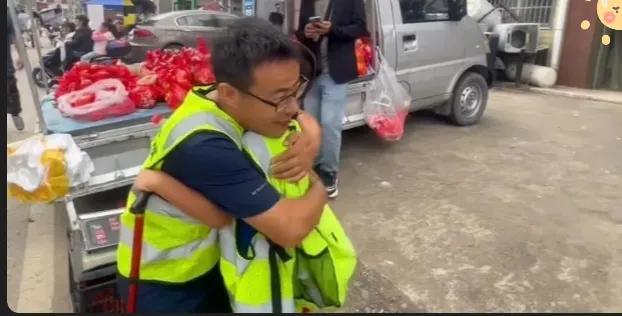 湖南爸爸带多动症儿子徒步1000公里：比起骂孩子“坐不住”，他选了最“笨”也最有