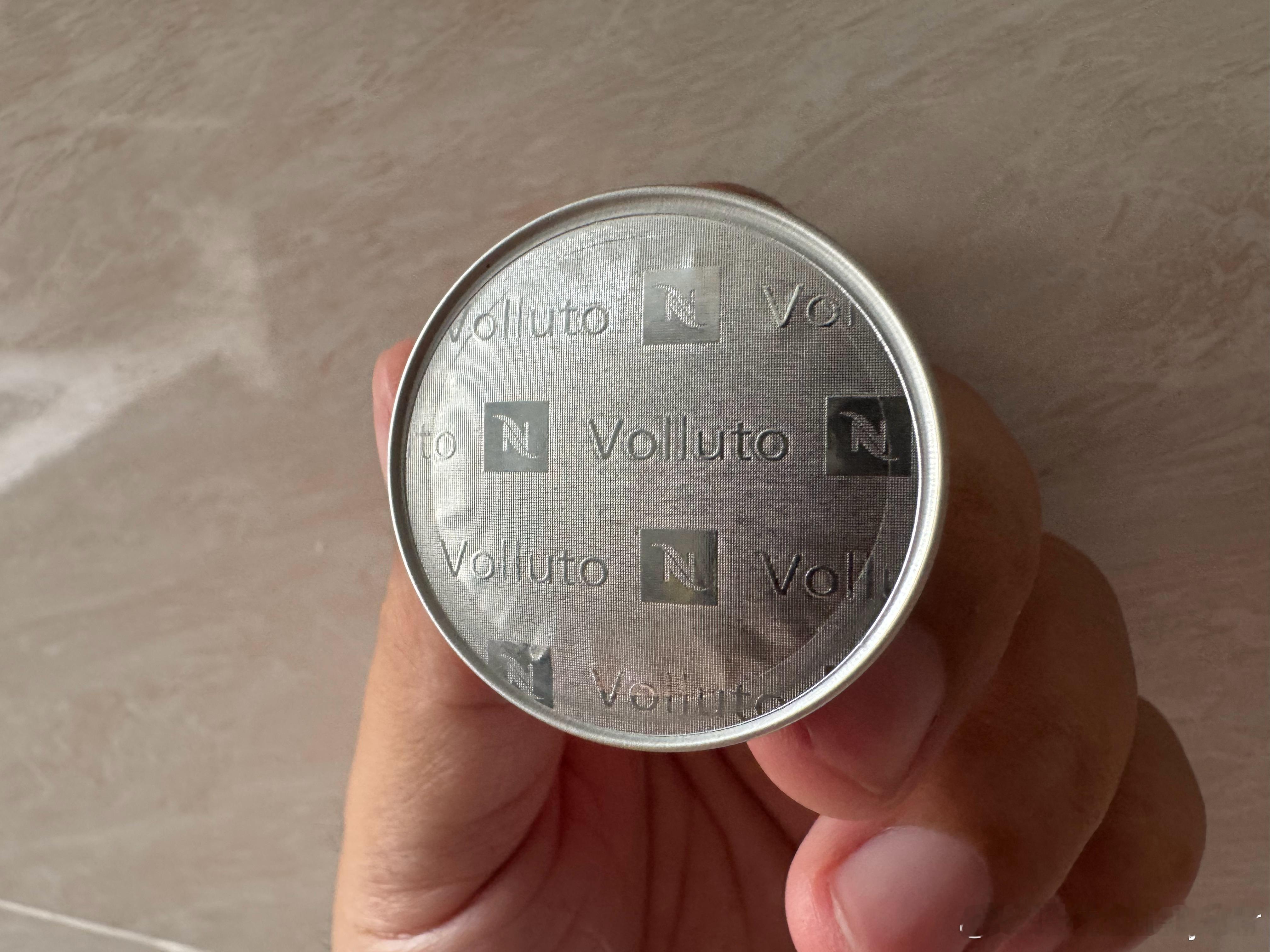 大家早呀！一大早睡醒，先来杯Volluto拿铁，喝到这个口味真的太喜欢了，淡淡的