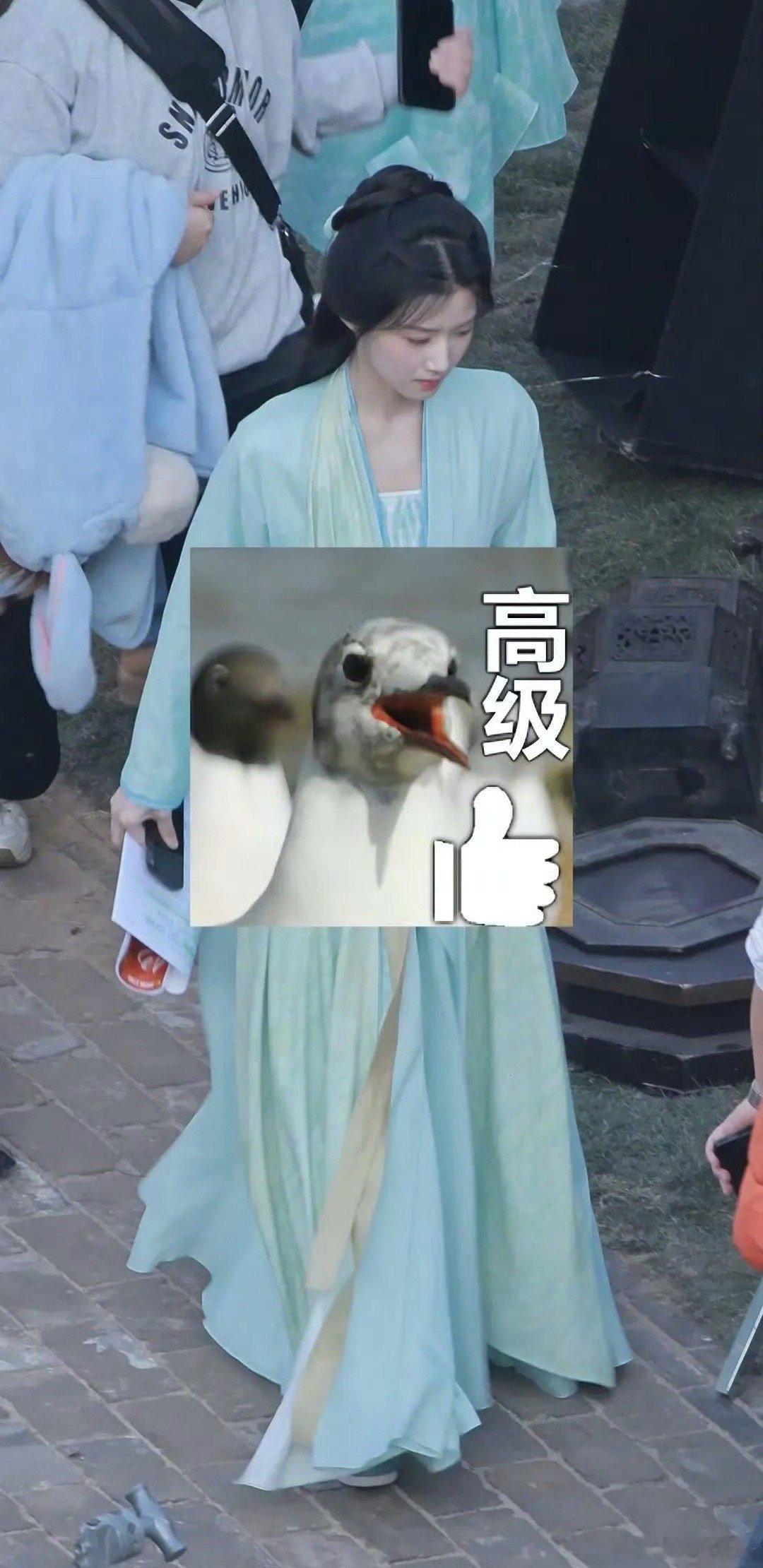 卢昱晓这是瘦了吗 