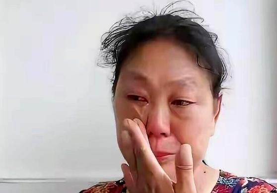 万万没想到，亲妈一张嘴，把自己的娃儿金饭碗坑没有了，上海一位阿姨在500人的业主