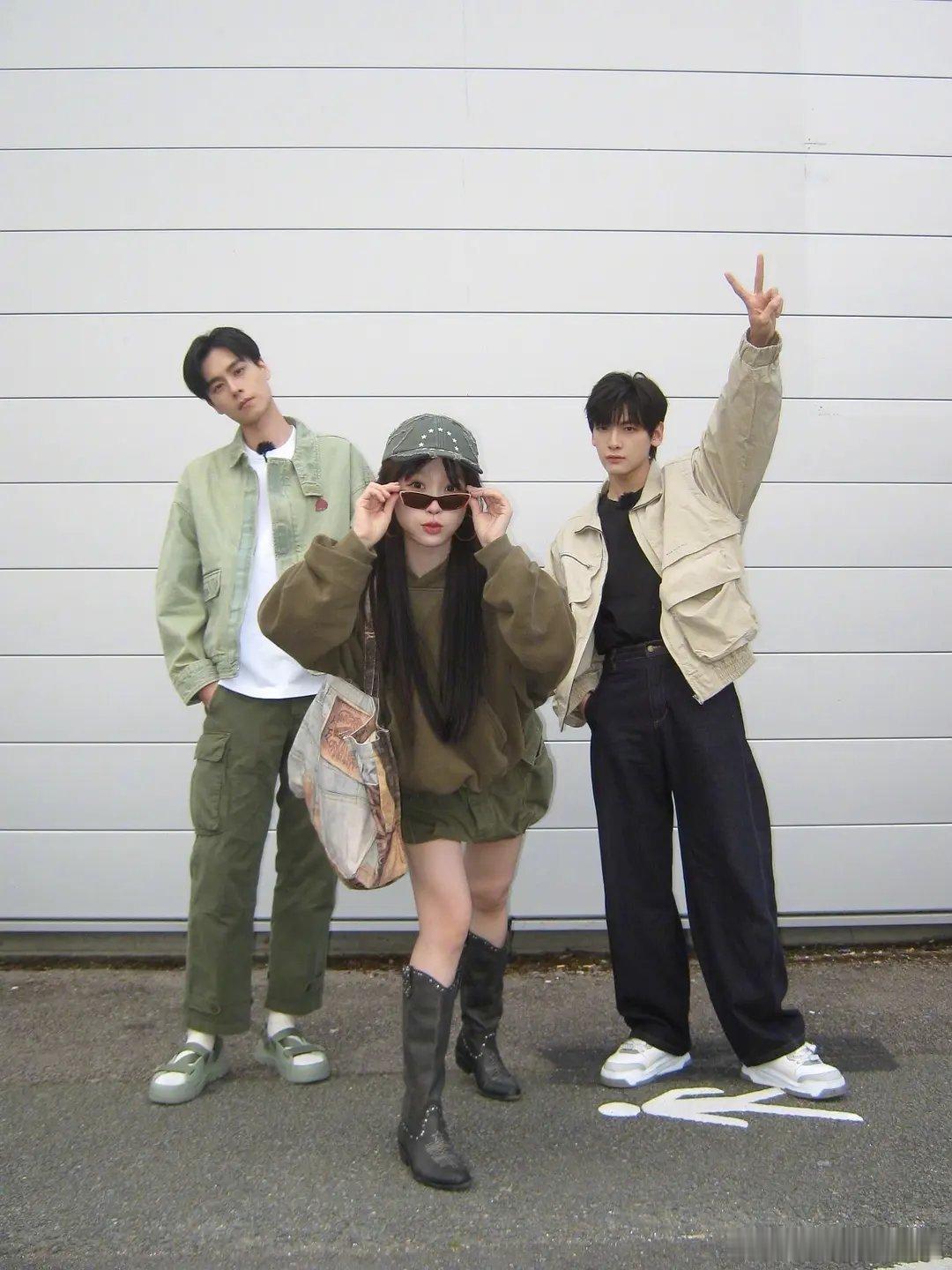 第一次get胡一天，真的感觉相机和手机拍照是完全不同的感觉 ​​​