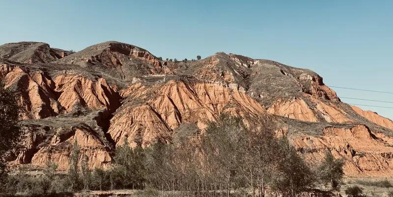 甘肃永靖这起特大山体滑坡事件，真是不幸中的万幸！12月10日，灾害风险隐患信息报