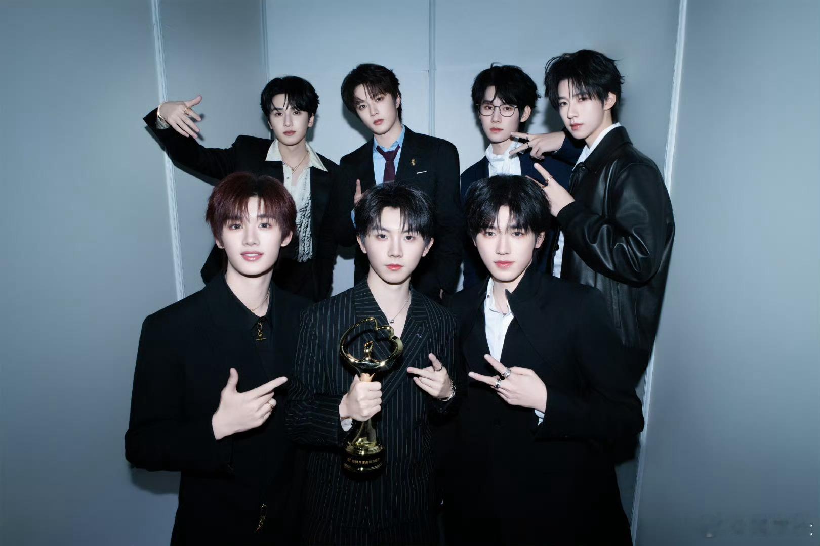 时代少年团微博年度影响力组合 内娱现在好像除了时代少年团 没有任何还在活动且有知