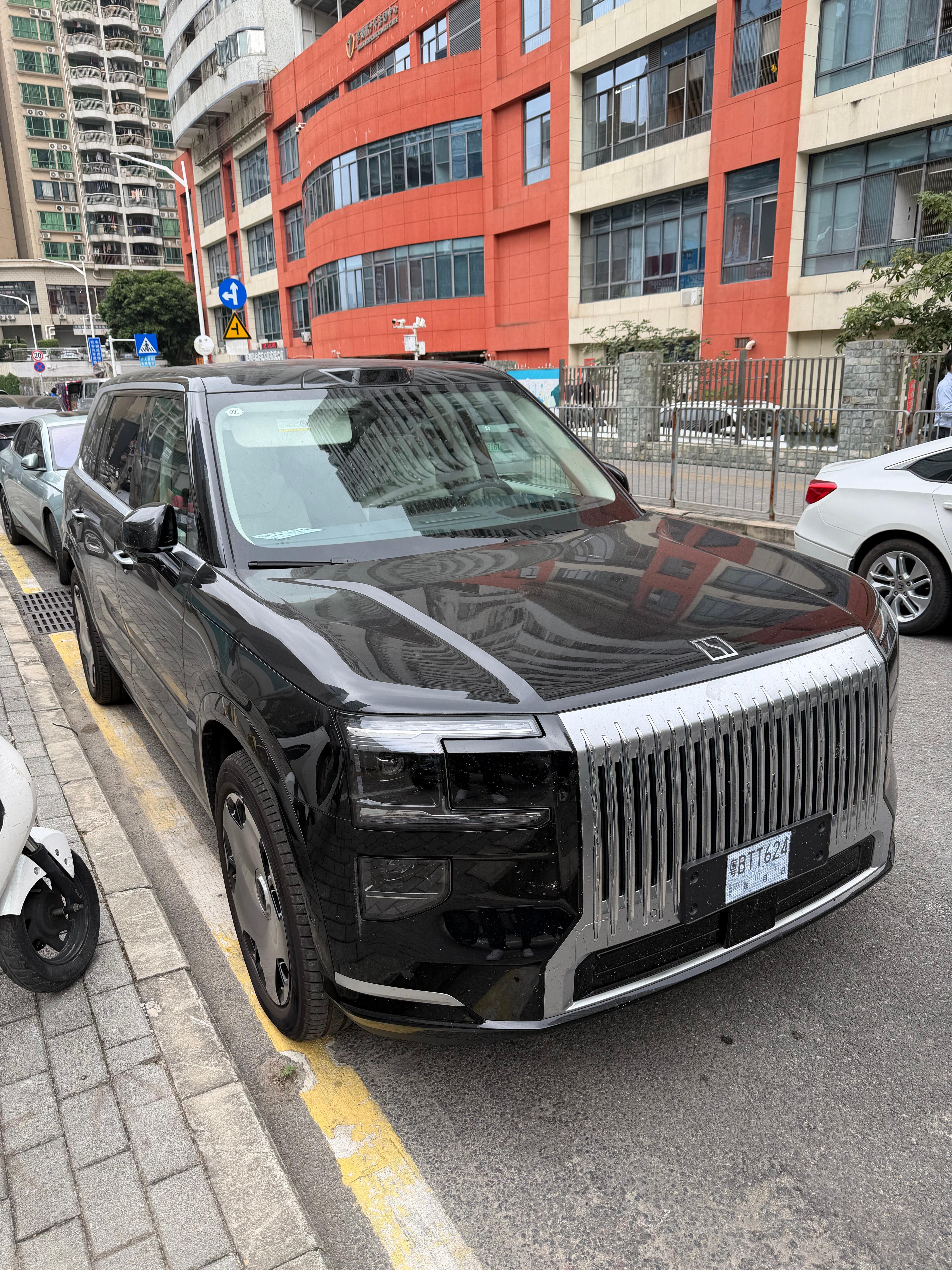 好奇，这车带后轮转向吗，几度的 深圳·IBC MALL