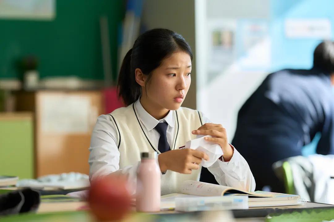 百想艺术大赏 电影部门获奖名单里最毋庸置疑的两个作品，《世界的主人》和《与王生活