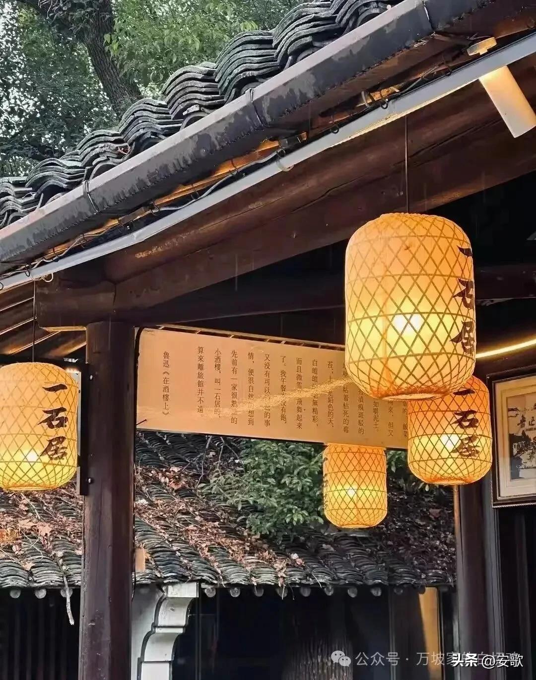 上联:今宵酒饮西窗月
下联:明日诗题东阁梅
横批:风月雅梅