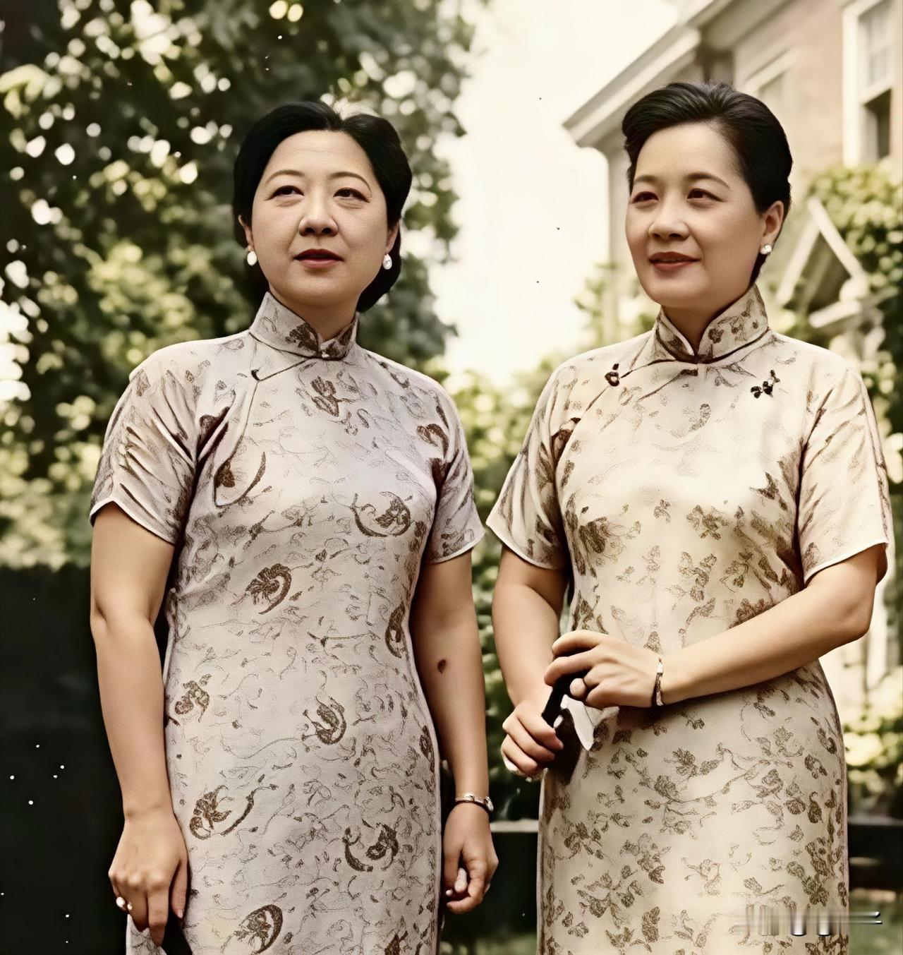 1943年宋美龄与孔令仪在美国一张合影，两人年龄相差18岁。
宋美龄虽然一生没有