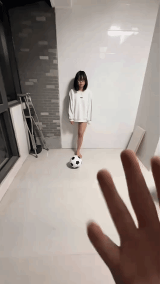 别踢球了，踢毽子吧，踢毽子简单