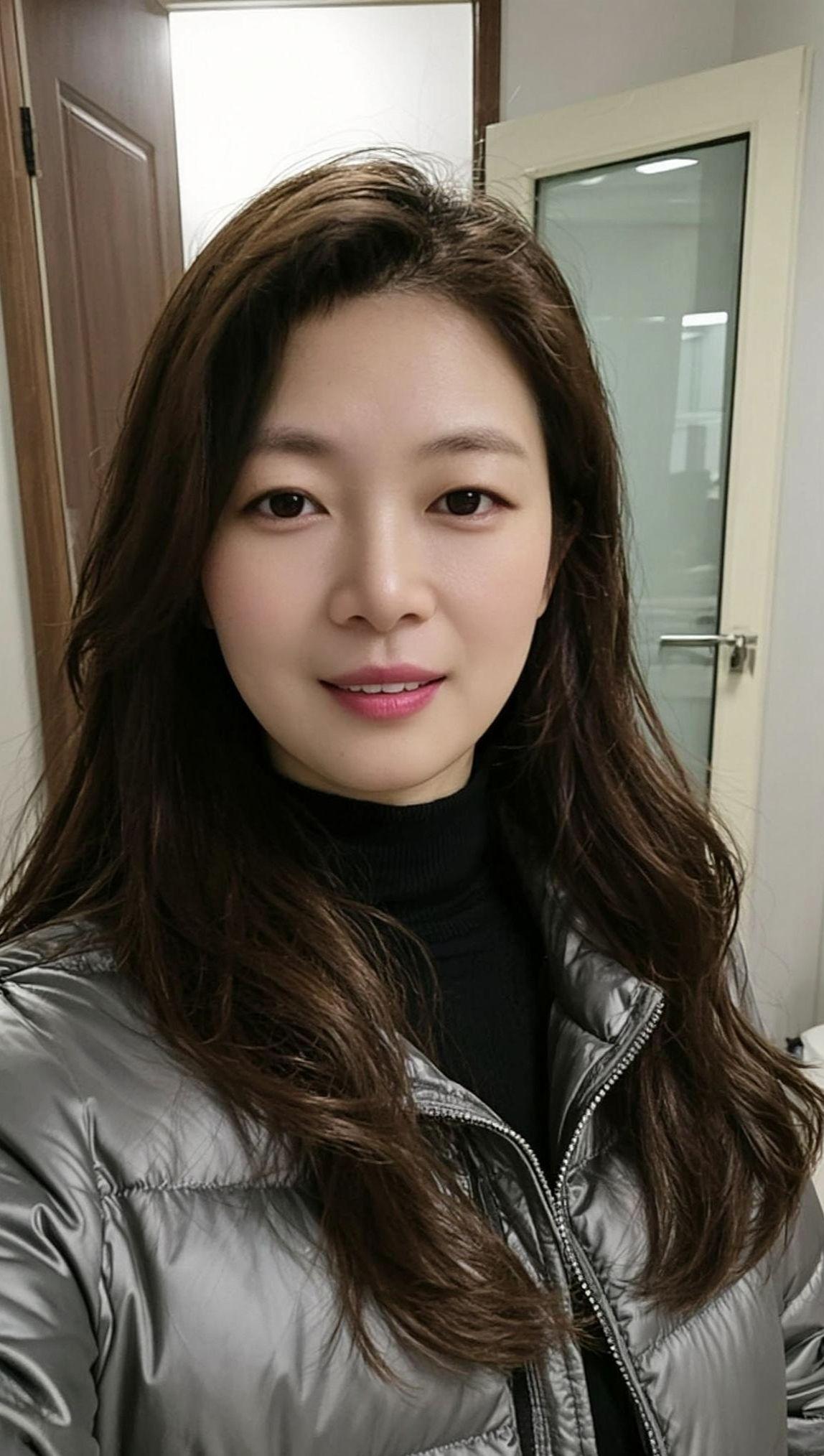 AI日常低饱和自拍 颜值随拍穿搭少女写真 简约搭配