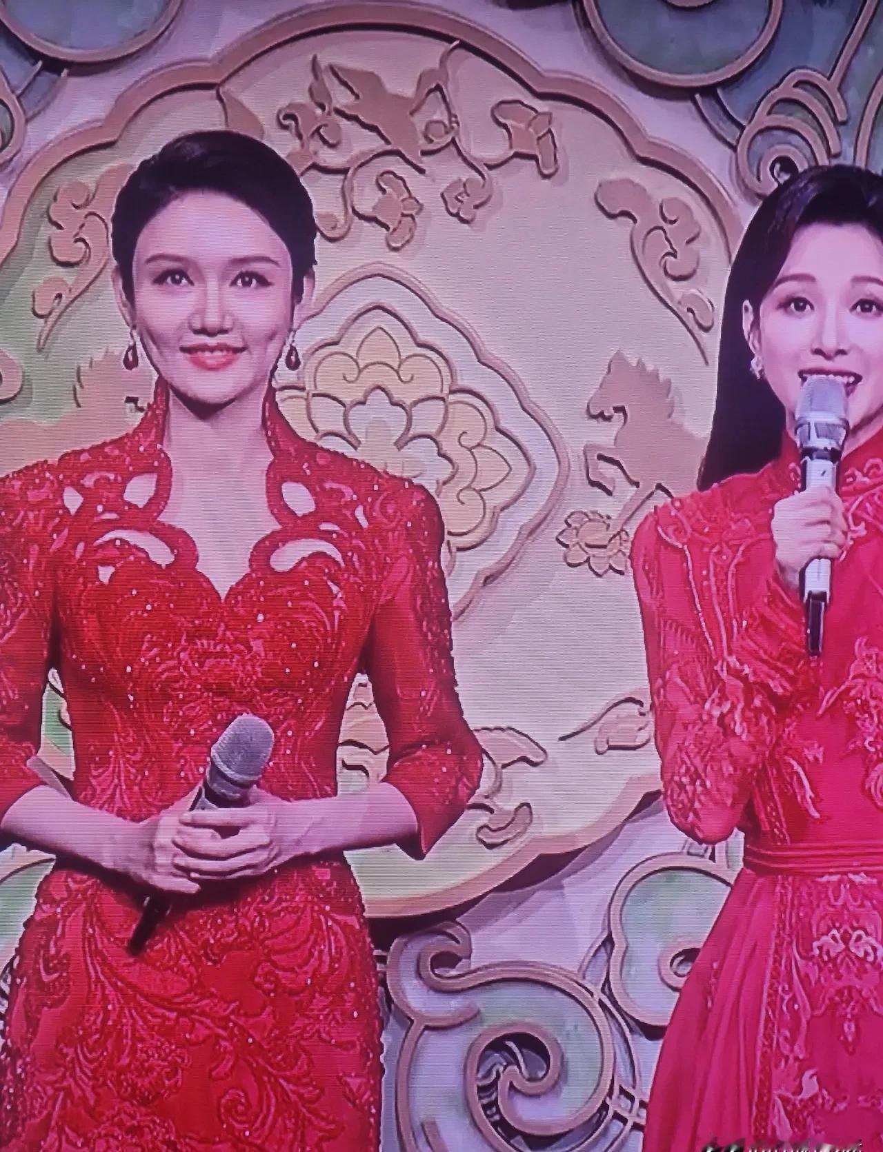 2026年春晚还没影儿，主持人名单更是八字没一撇。
但有人已经开始较真儿了：两位