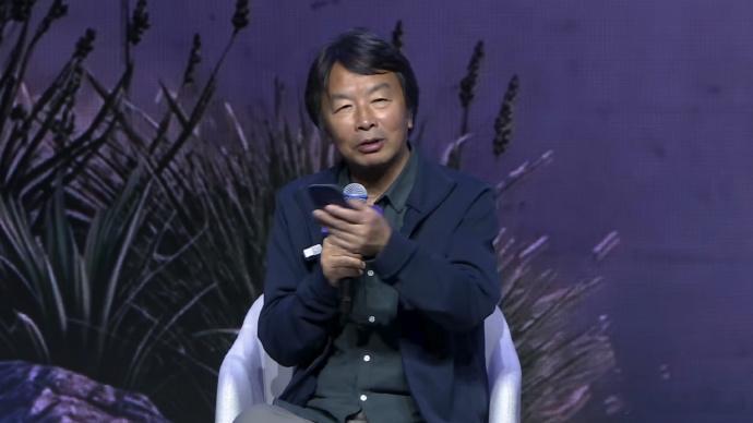 【刘震云不相信AI能完全蒸馏自己】刘震云回应AI会不会让人失业 9月10日，外滩