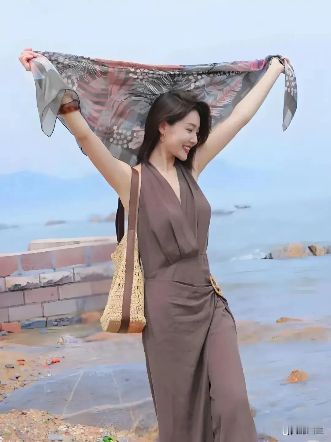 任何关系都是阶段性的陪伴，不必太上头！茫茫人海，有幸相识，相伴一程，已是上上签了