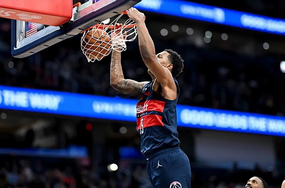 根据NBA.com官方交易日志，新奥尔良鹈鹕已与前锋朱利安-里斯（Julian 