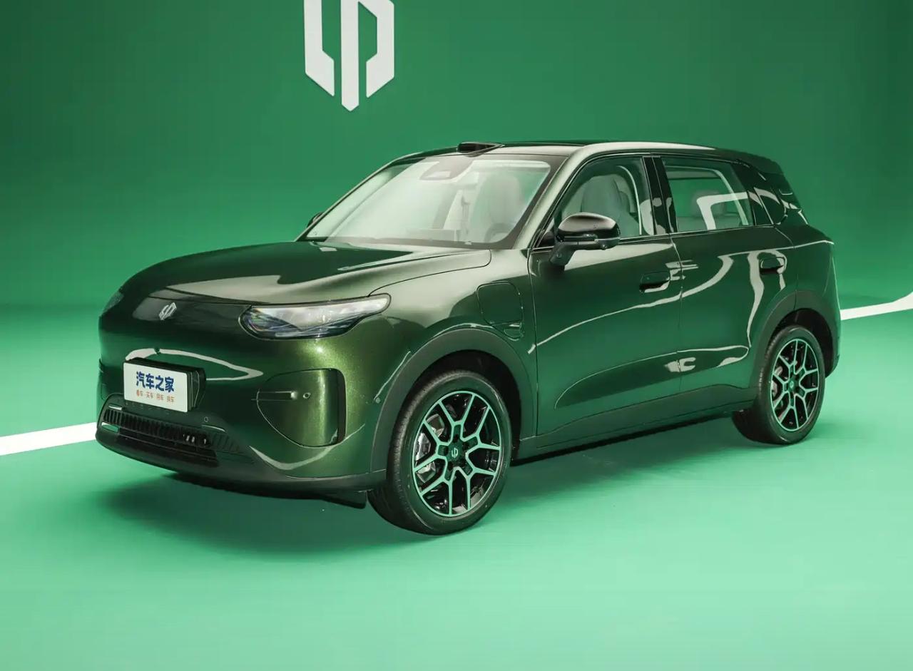 零跑A10的信息都有啥？为啥大家都在查它

不少人都在问零跑A10到底是什么车，