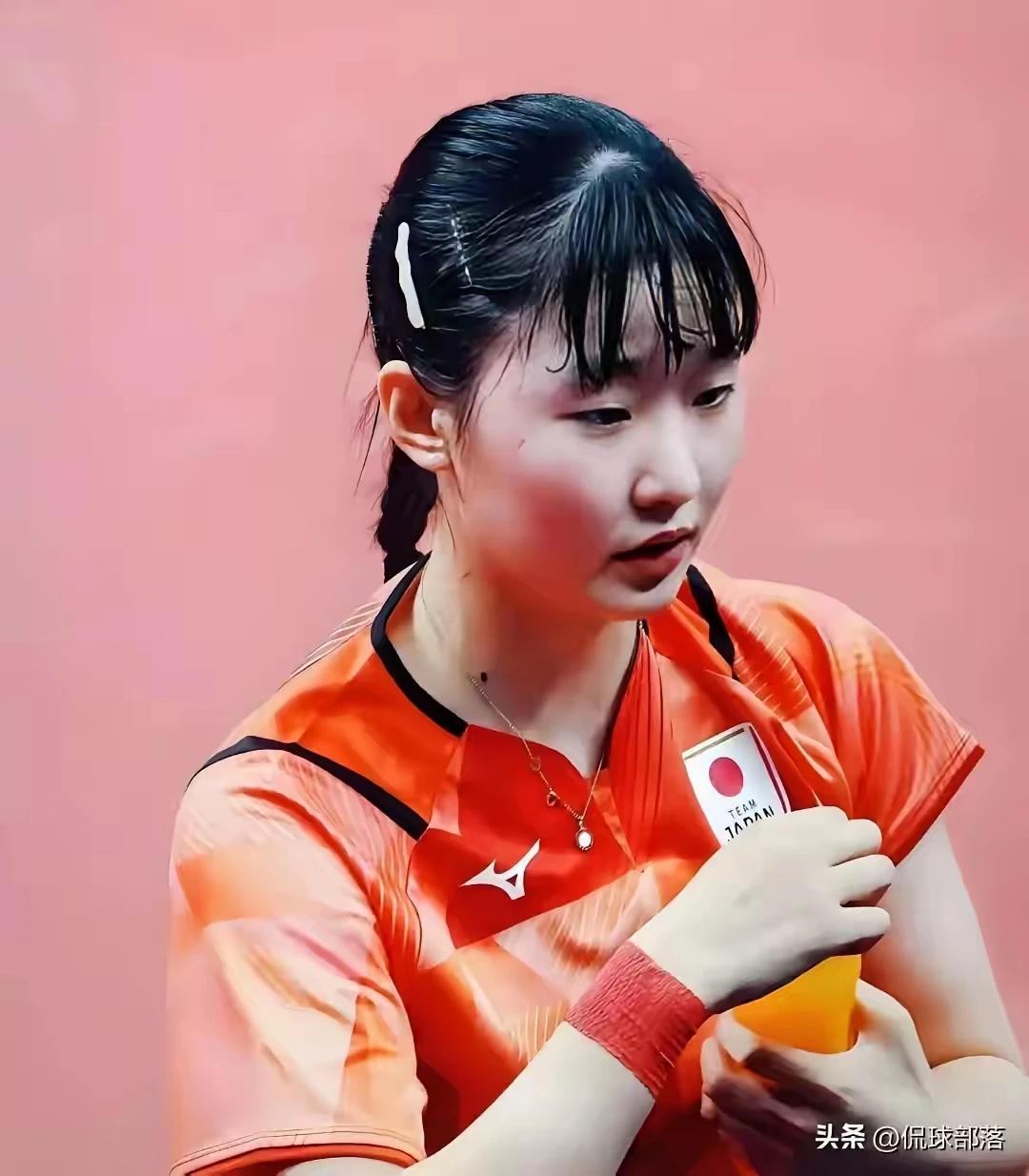 小张本那里与伊藤美诚比，伊藤美诚当时战胜所有国乒乓球主力队员，且陈梦当时还不是主