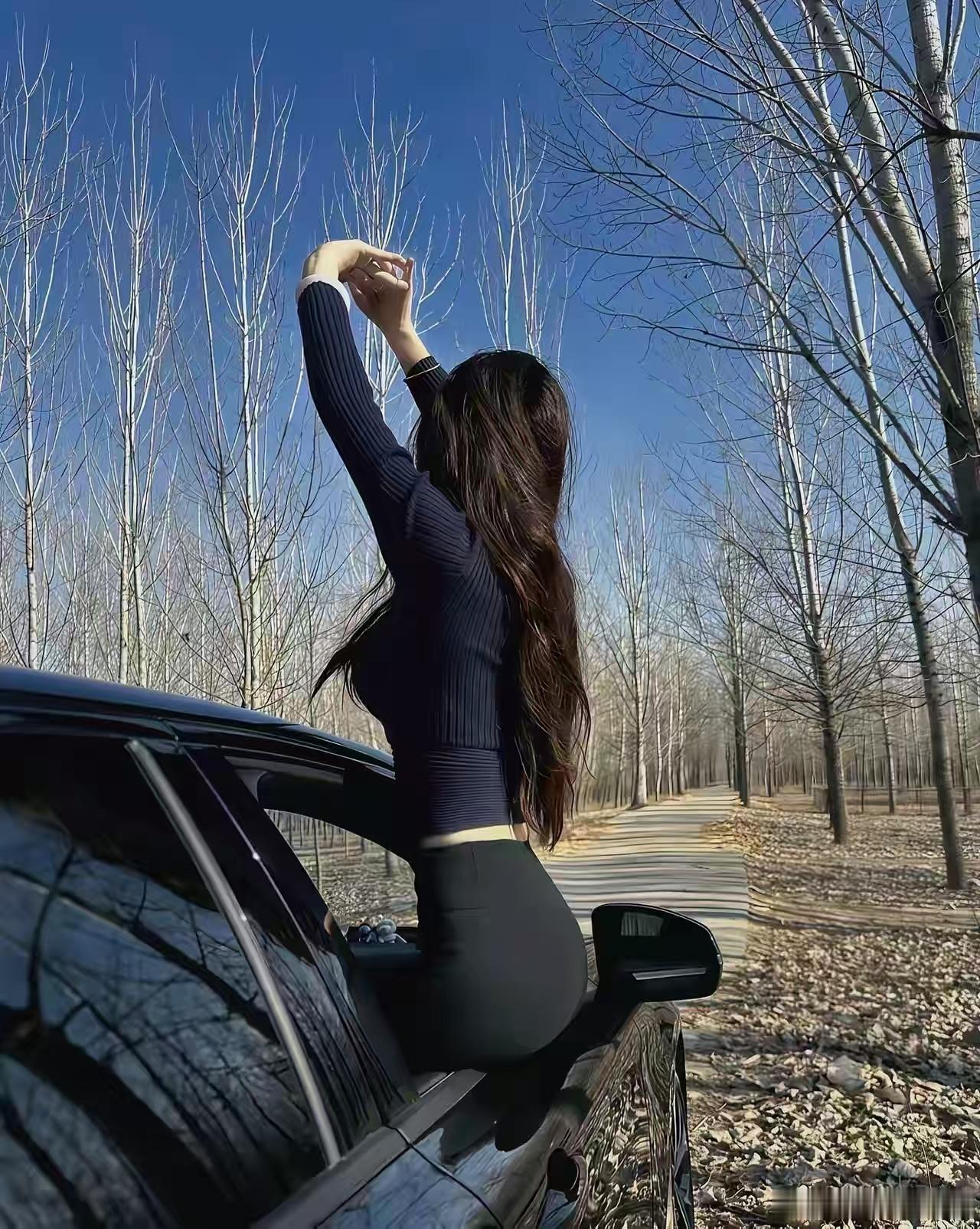 再做个小预告明天8:30左右，隔壁某音和连线，直播看看FSD在美国表现怎么样感兴