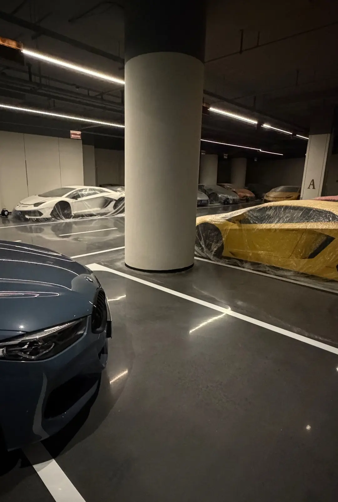 佛山神秘车库 几十台超跑 也是不开