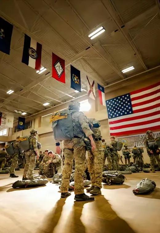 美国和伊朗打到现在，输赢已经很明显了。

伊朗最高指挥者在第一天被炸，接下来不断