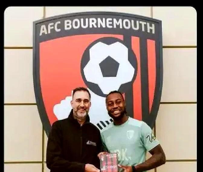 曼联盯了半天的人，直接被曼城抢了。

伯恩茅斯边锋塞门约，17场9球3助攻，数据