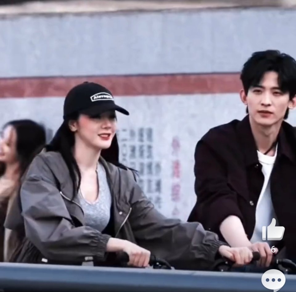 迪丽热巴常华森聚餐路透 近几年剧中姐弟CP不少了，显得姐弟感太重，搭个年上的比较