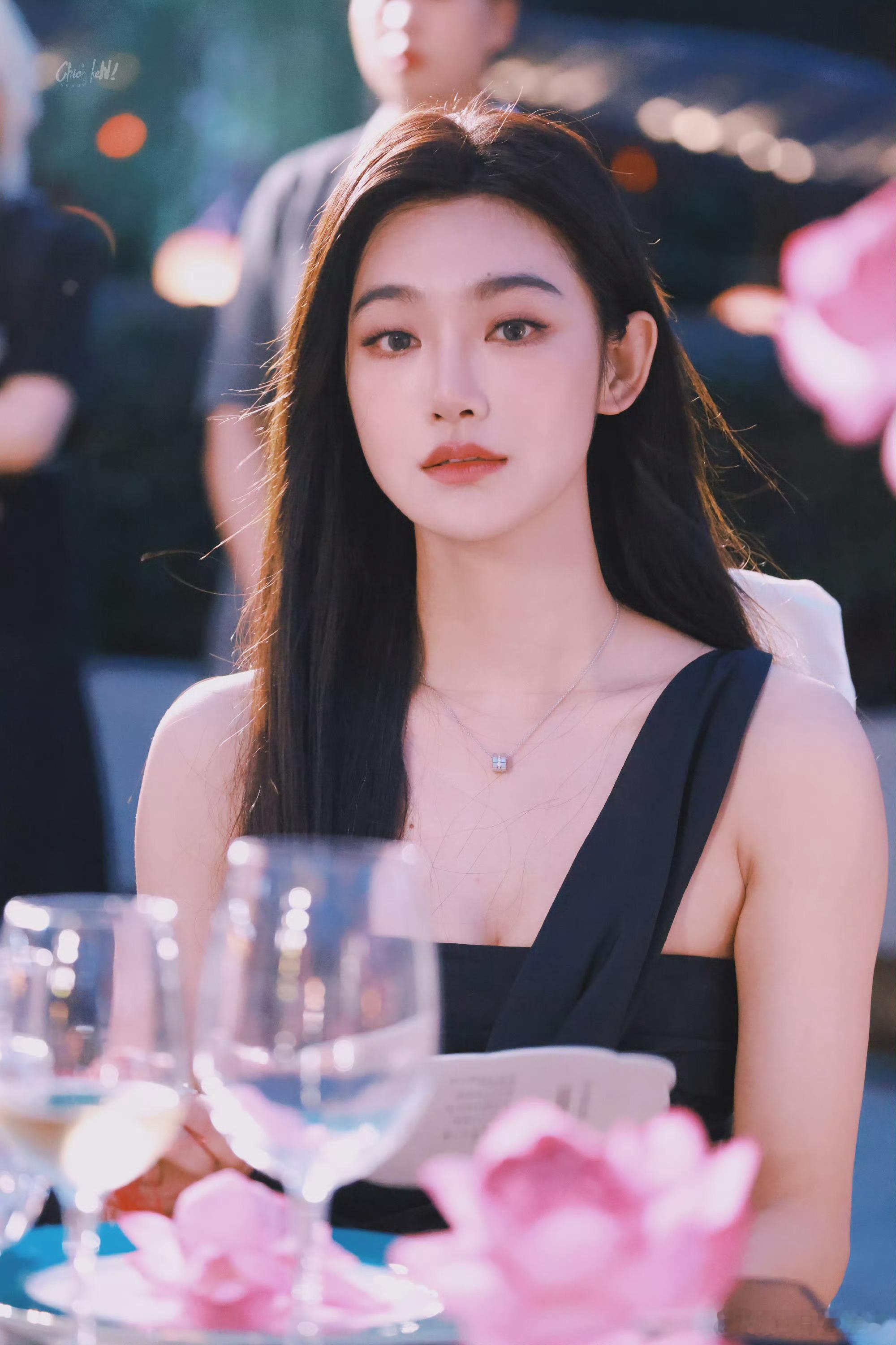 曾可妮抹胸