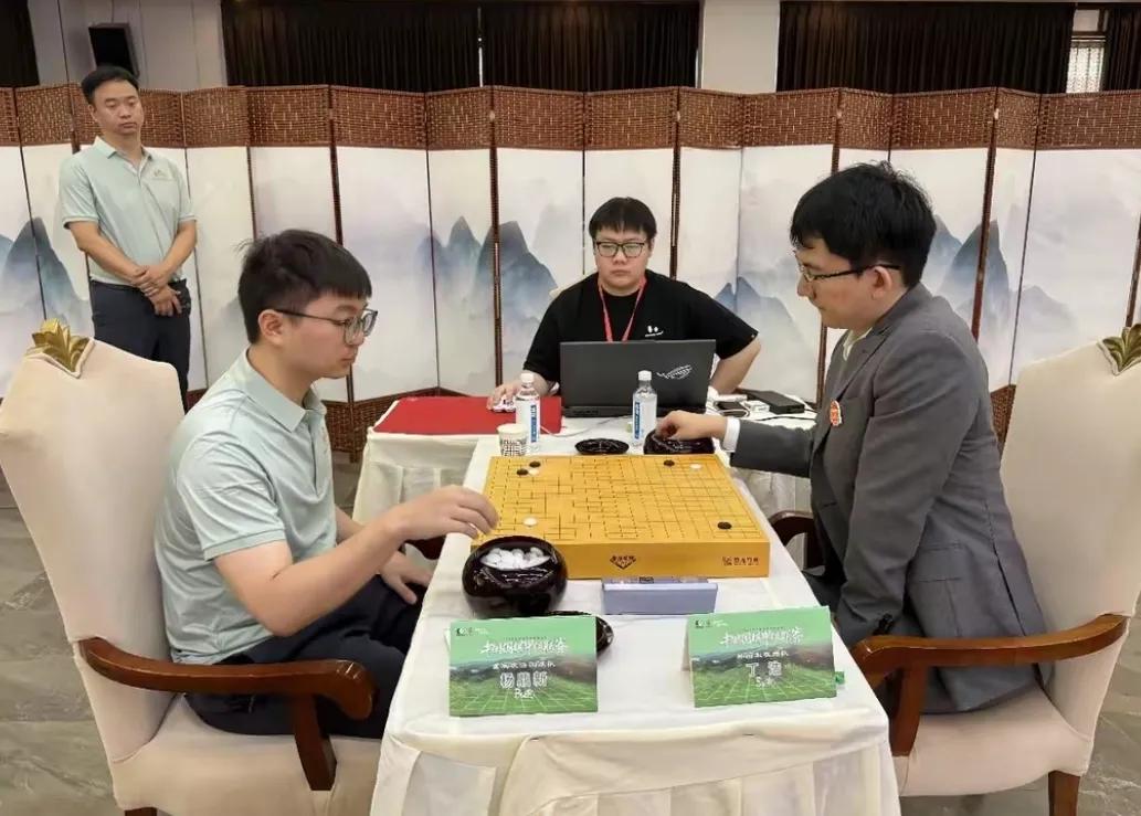 围甲联赛~前三甲强队期待首胜


27届三国赤壁古战场杯中国围甲联赛战罢3轮，上