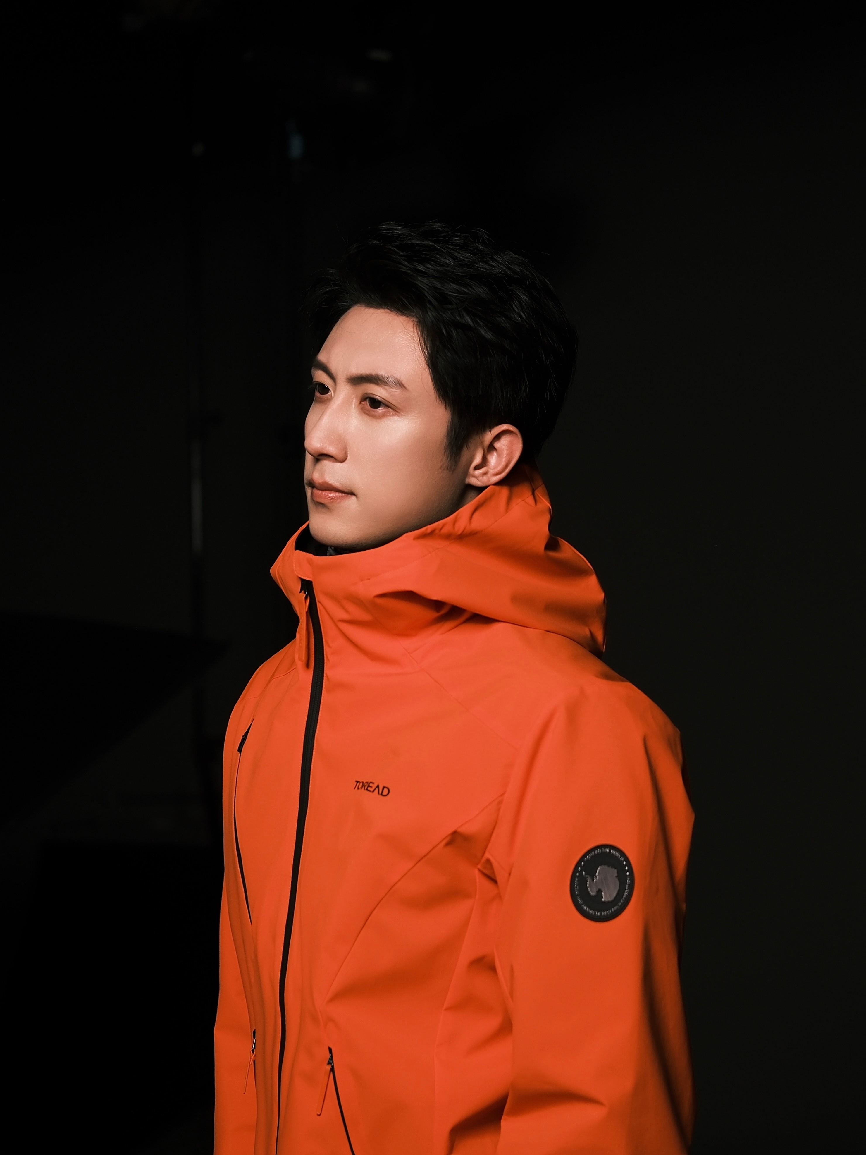 黄景瑜哪不好看哈哈哈，知道有人急，先别急，黄景瑜新商务入手，新剧即将开机，新杂志