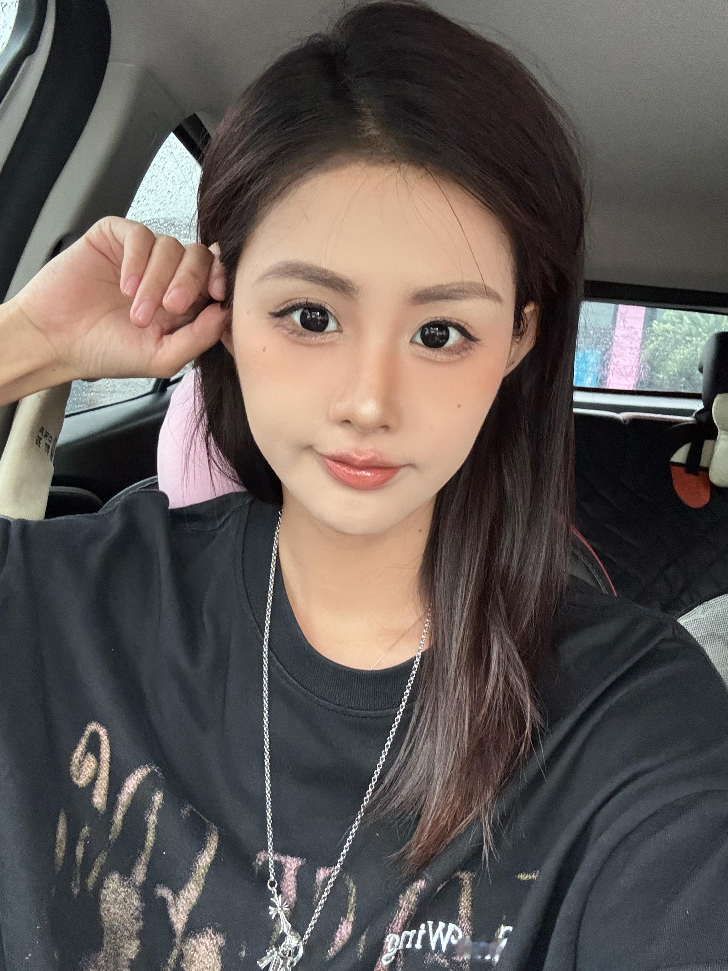 难得没下雨，出来兜兜风，猜猜今天开的什么车？