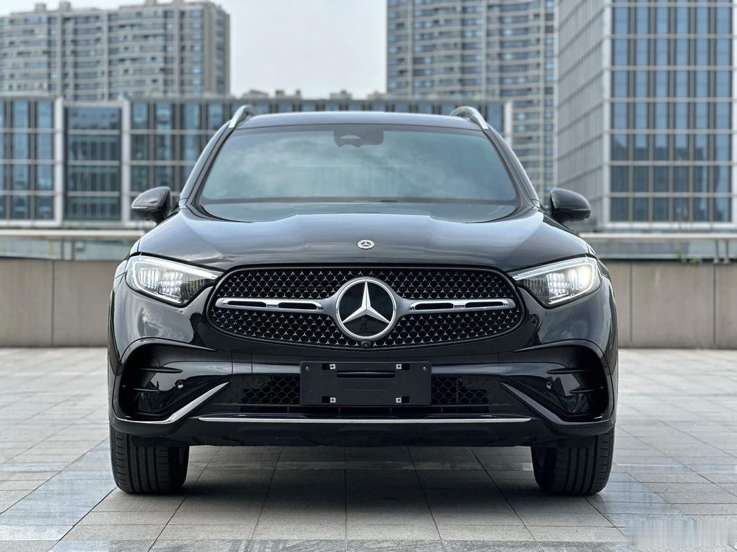 全新理想L8完成产品线重构，放弃六座改为原生大五座SUV，Livis版优惠后41
