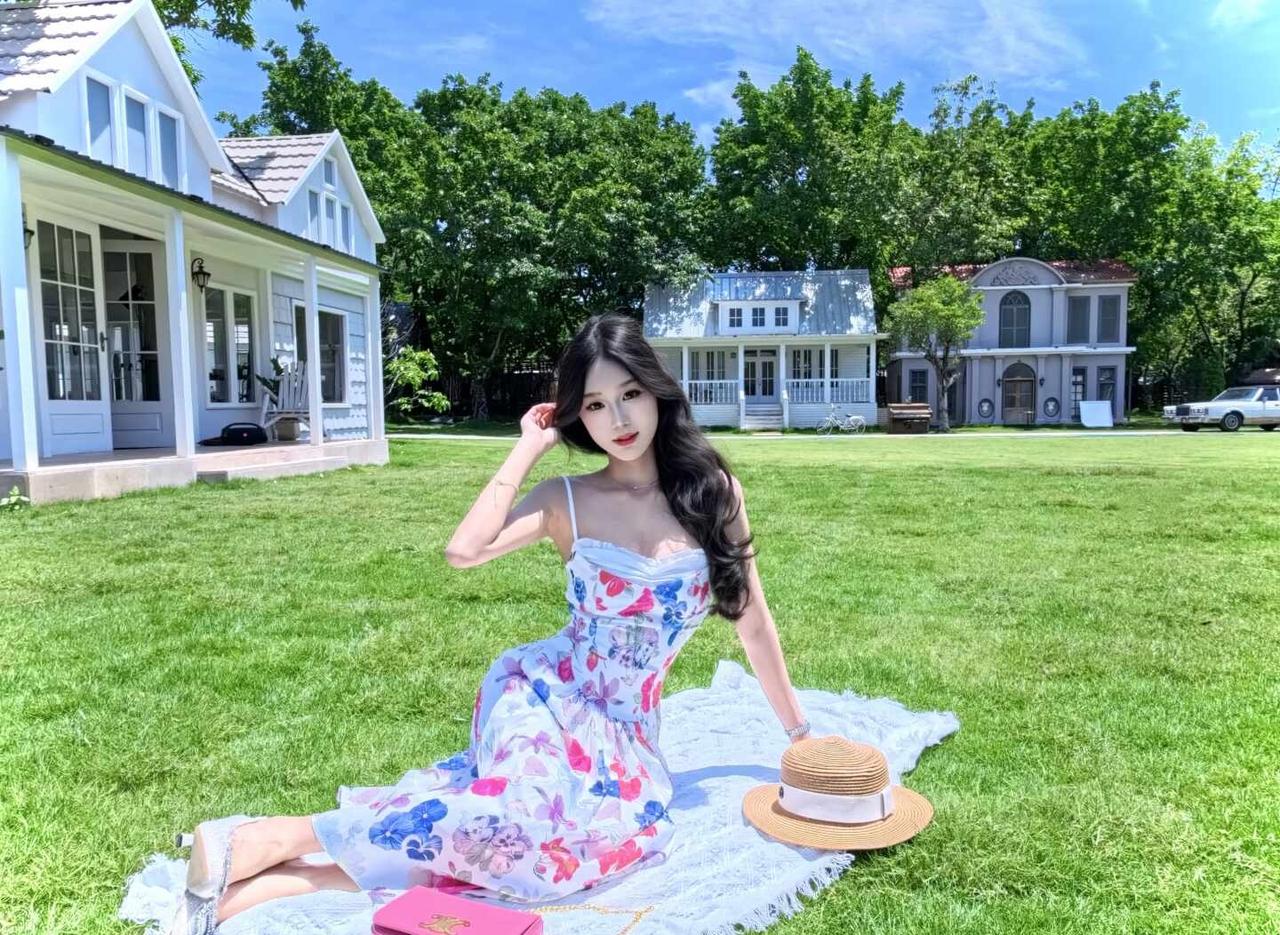 广州探店｜法式庄园🏡🫧
大晴天☀️巨巨巨…出片！
Tips：穿长裙来 超有度